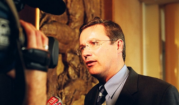 Nicolas Dupont-Aignan veut « incarner une autre droite »