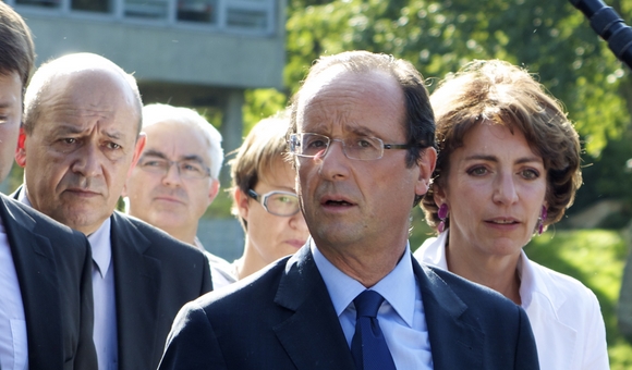 Hollande appelle au rassemblement